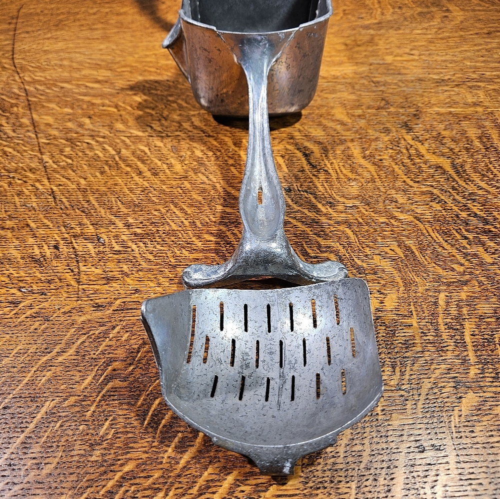 Wear-ever Handheld Vintage Juicer - Picture 13 of 15